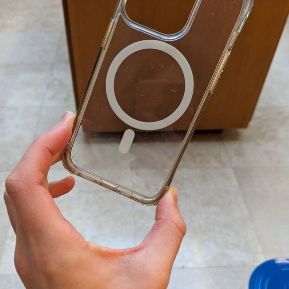 Apple iPhone 14 Pro Case - Urban Armor Gear (UAG) Clear with Wireless Charging - Picture 4 of 5